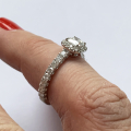 
															Bague diamant or blanc
														