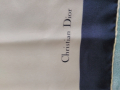 
															Carré Christian Dior
														