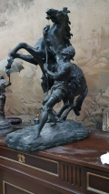 
															cheval de bronze
														