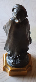 
															Statue en bronze
														
