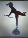 
															sculpture en bronze de Diane chasseresse
														