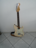 
															guitare elctrique fender stratocaster
														