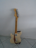 
															guitare elctrique fender stratocaster
														