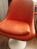 
															Chaise tulipe orange
														