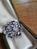 
															broche diamant or argent
														