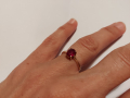 
															Bague en or avec un rubis
														