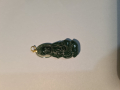 
															Pendentif jade et or
														