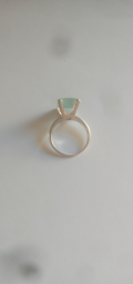 
															Bague or Blanc sertie d'une Aigue-Marine
														