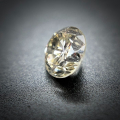 
															Diamant - 0.27 ct - Rond - very light brownish yellow - VVS2
														