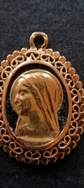 
															Médaillon de la sainte Vierge par É dropsy
														