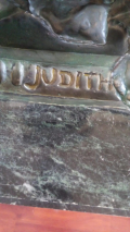 
															Sculpteur Judith
														