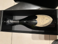 
															3 Dom Perignon Vintage (2008, 2012 et 2012) 1 Armad de Brignac Rosé 1 Crystal Roederer 2008 1 Hava Club, Maximo, Extra Anejo
														