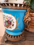 
															Cache pot porcelaine et bronze XIXème
														