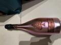 
															3 Dom Perignon Vintage (2008, 2012 et 2012) 1 Armad de Brignac Rosé 1 Crystal Roederer 2008 1 Hava Club, Maximo, Extra Anejo
														